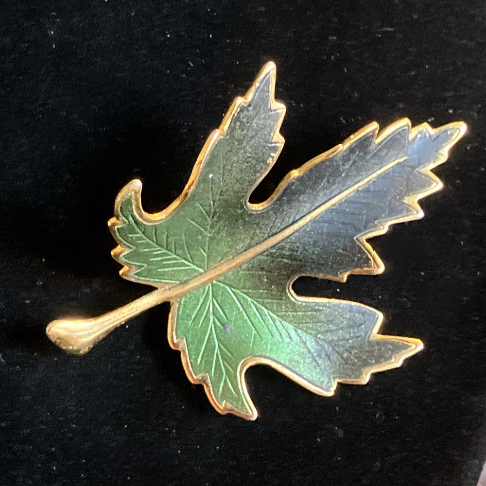 Vintage Enamel & Gold Tone Leaf Brooch - Picture 2 of 6